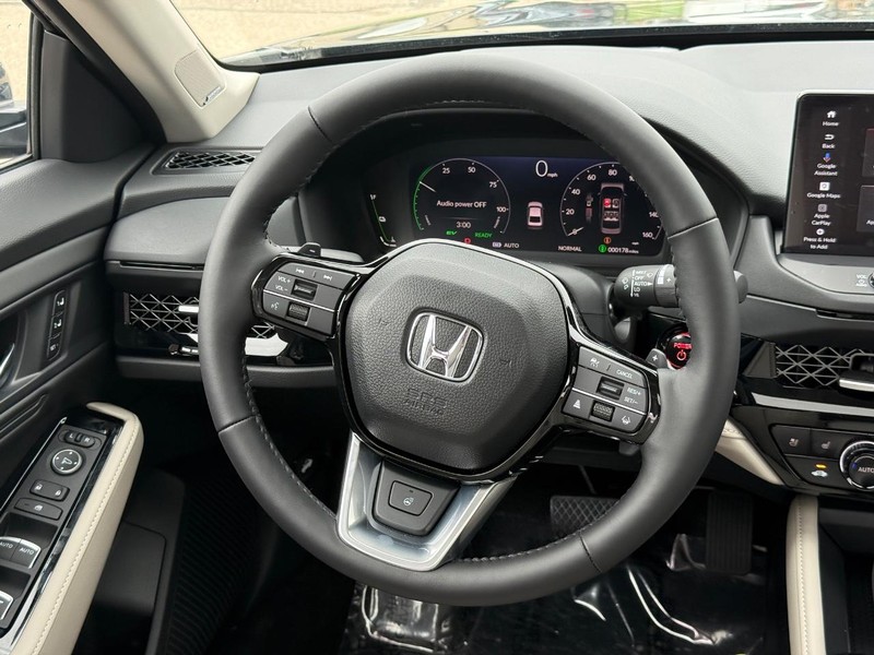 Honda Accord Hybrid Vehicle Image 13
