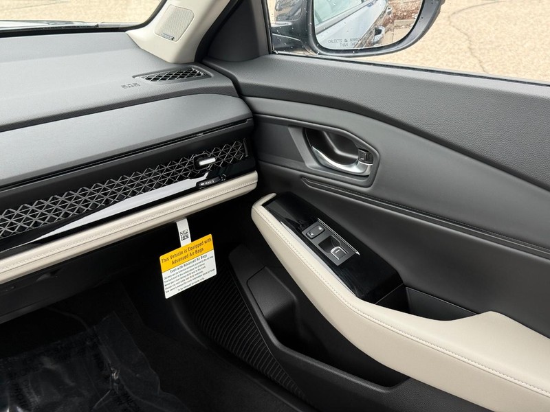 Honda Accord Hybrid Vehicle Image 14