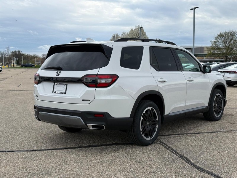 Honda Pilot Vehicle Image 3