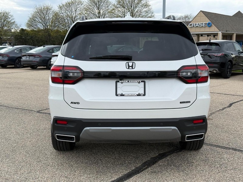 Honda Pilot Vehicle Image 4