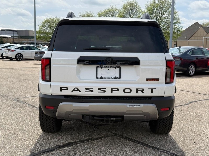 Honda Passport Vehicle Image 4