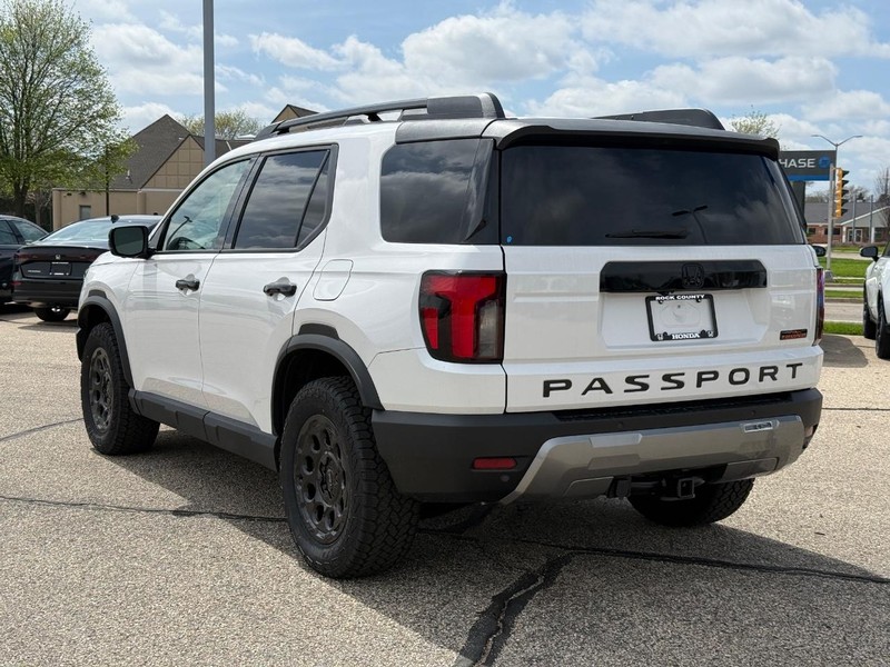 Honda Passport Vehicle Image 5