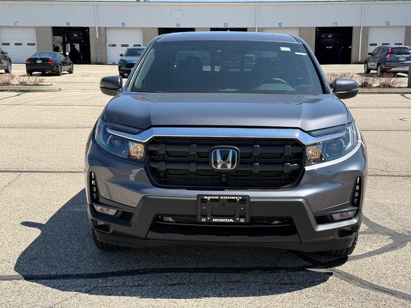 Honda Ridgeline Vehicle Image 2