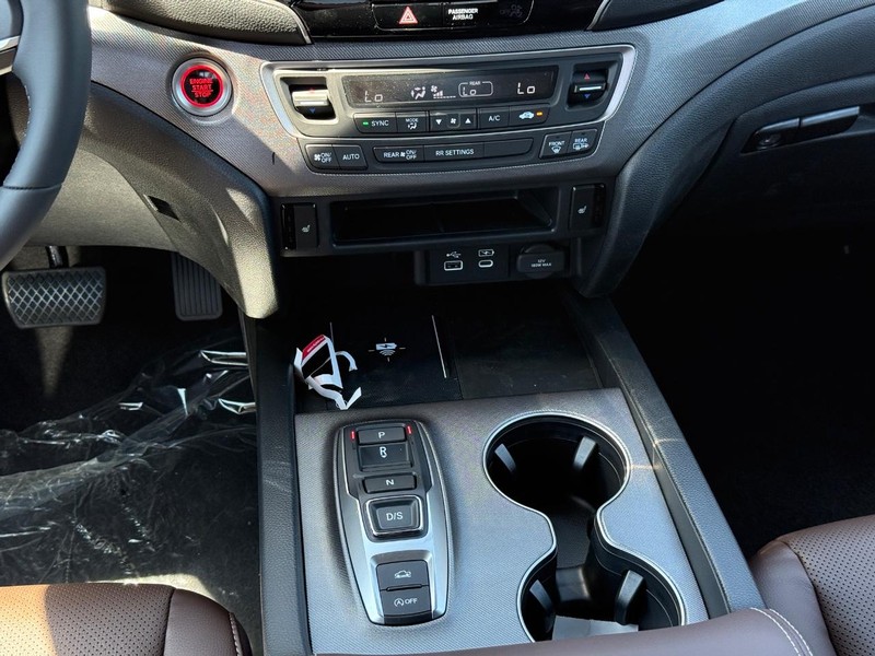 Honda Ridgeline Vehicle Image 13