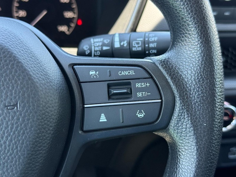 Honda CR-V Vehicle Image 16