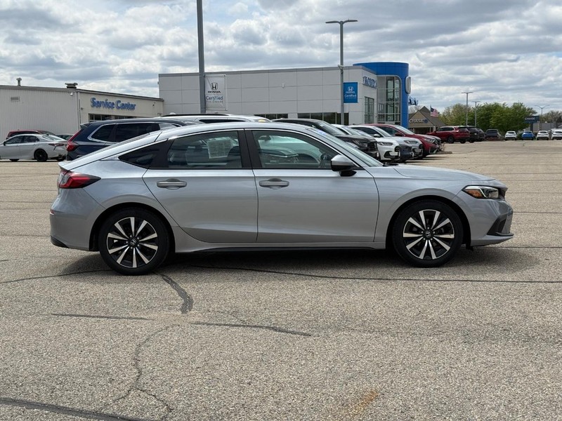 Honda Civic Hatchback Vehicle Image 2