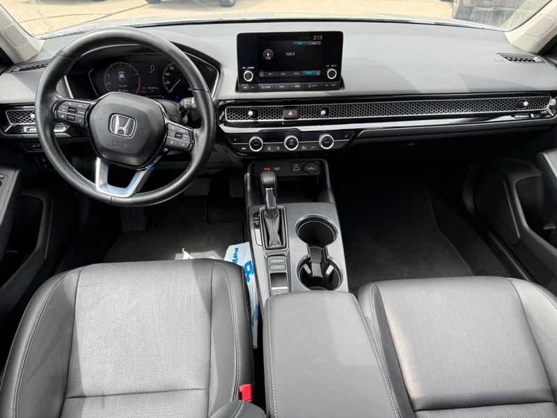 Honda Civic Hatchback Vehicle Image 10