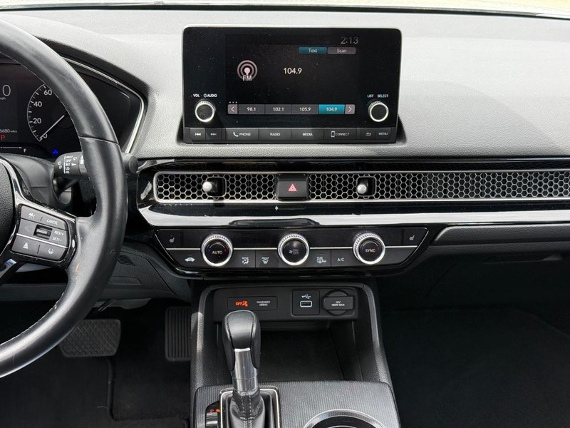 Honda Civic Hatchback Vehicle Image 11