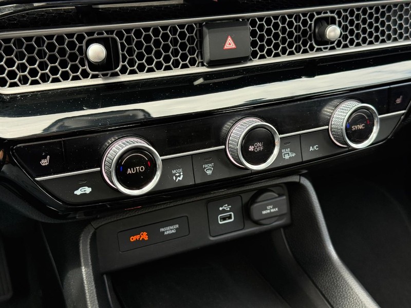 Honda Civic Hatchback Vehicle Image 19
