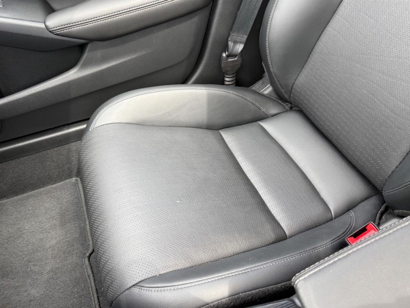Honda Civic Hatchback Vehicle Image 21