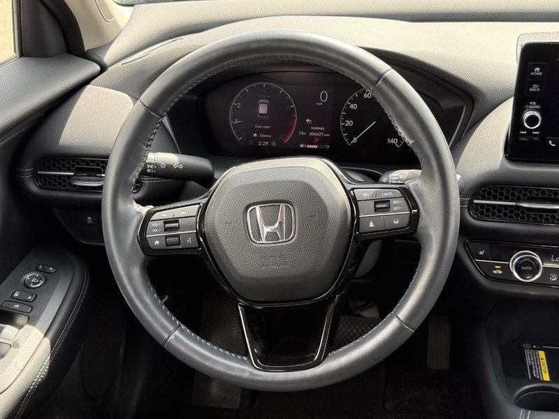 Honda HR-V Vehicle Full-screen Gallery Image 13
