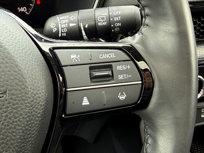Honda CR-V Vehicle Image 16