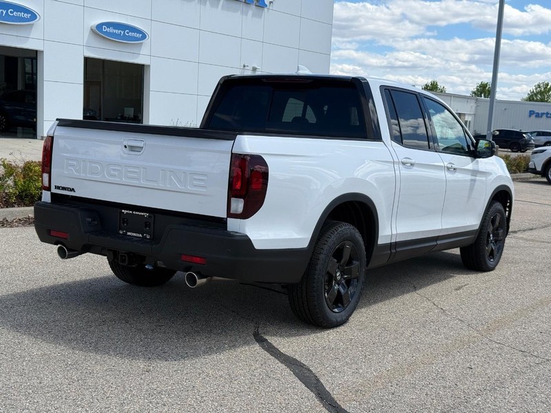 Honda Ridgeline Vehicle Image 3