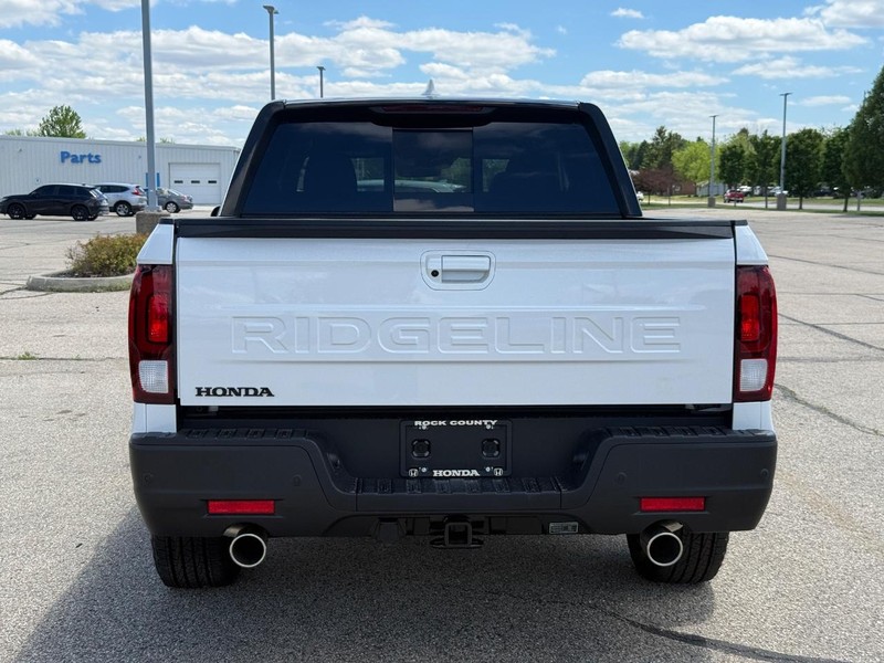 Honda Ridgeline Vehicle Image 4