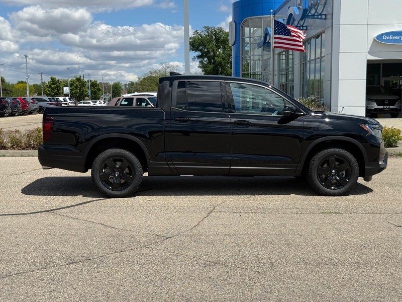 Honda Ridgeline Vehicle Image 2