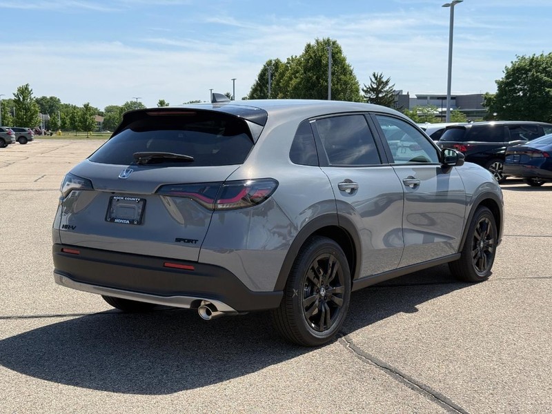 Honda HR-V Vehicle Image 2