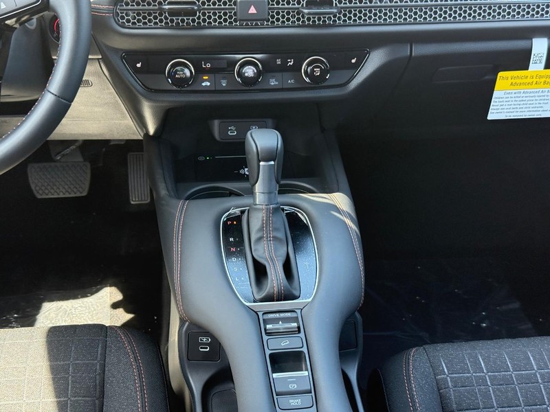 Honda HR-V Vehicle Image 14