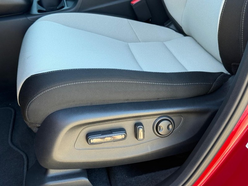 Honda CR-V Vehicle Image 24