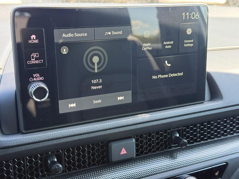 Honda CR-V Hybrid Vehicle Image 12