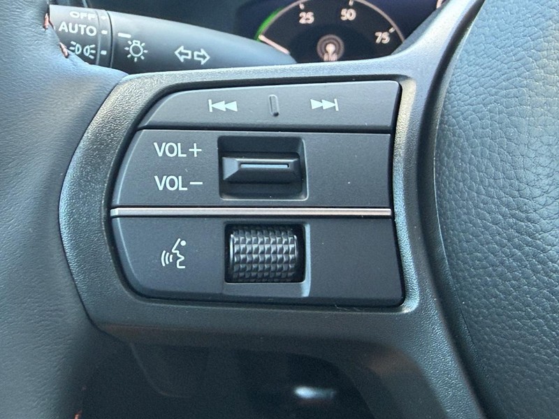 Honda CR-V Hybrid Vehicle Image 9