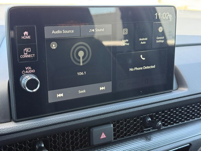 Honda CR-V Hybrid Vehicle Image 12