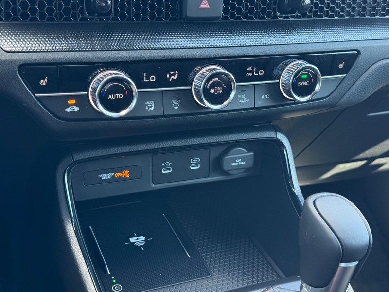 Honda CR-V Hybrid Vehicle Image 14