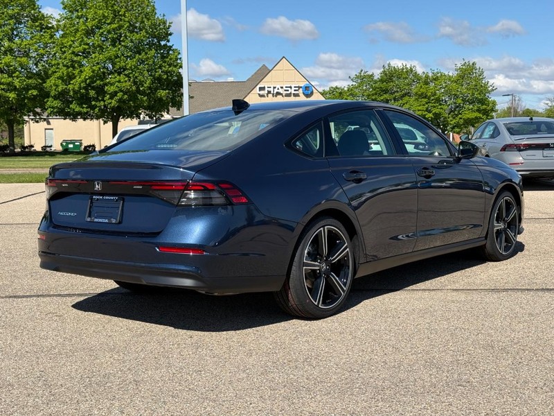 Honda Accord Sedan Vehicle Image 3