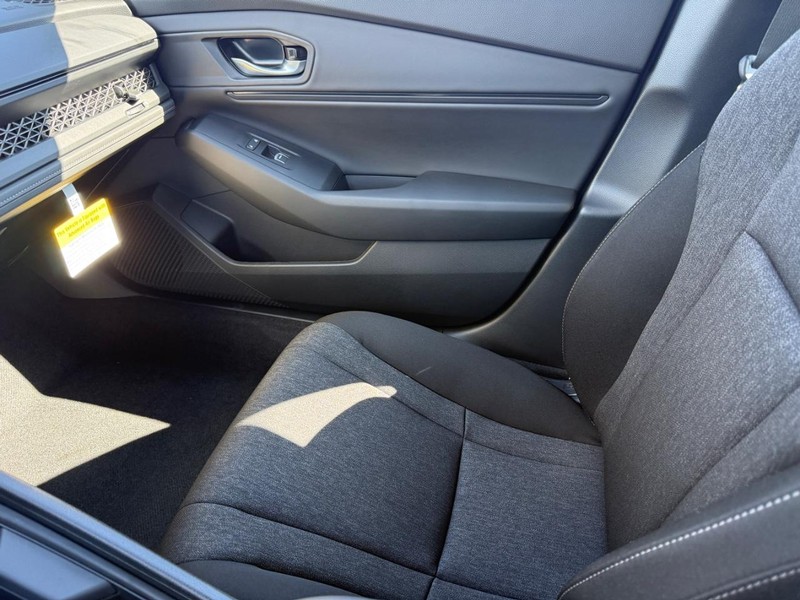 Honda Accord Sedan Vehicle Image 16