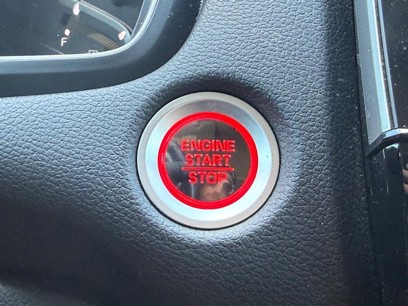 Honda CR-V Vehicle Image 16