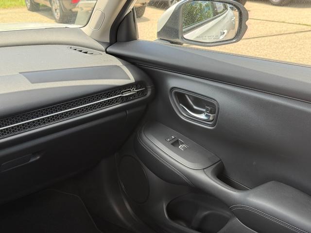 Honda HR-V Vehicle Image 14