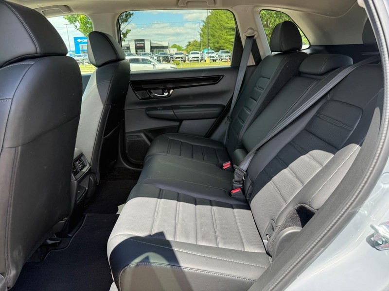 Honda CR-V Vehicle Full-screen Gallery Image 09