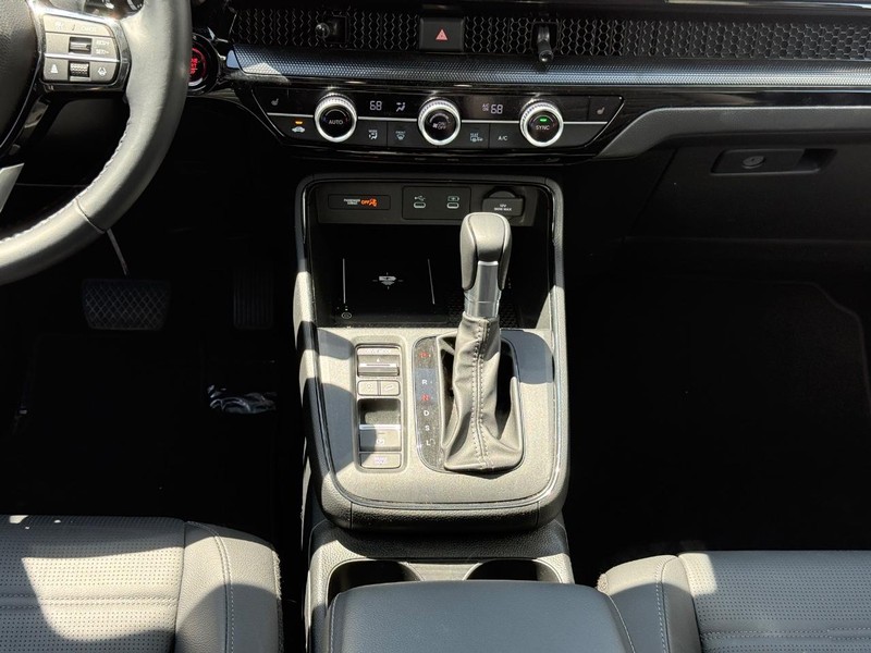 Honda CR-V Vehicle Full-screen Gallery Image 12