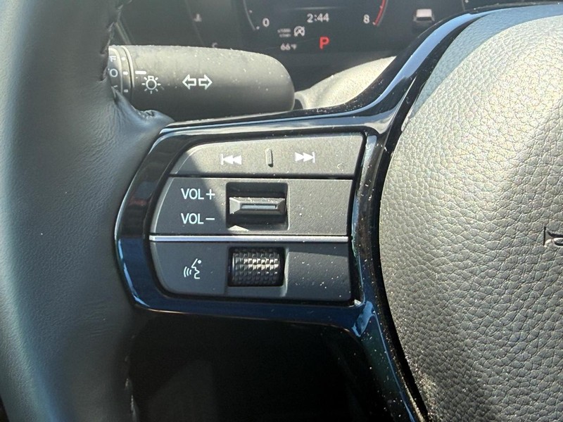 Honda CR-V Vehicle Full-screen Gallery Image 15