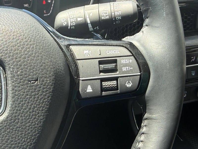 Honda CR-V Vehicle Full-screen Gallery Image 16
