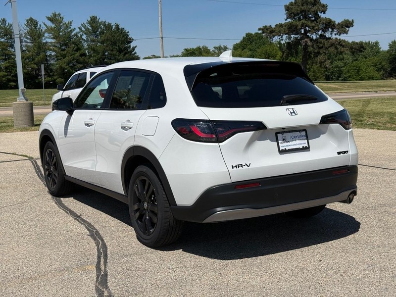 Honda HR-V Vehicle Full-screen Gallery Image 05