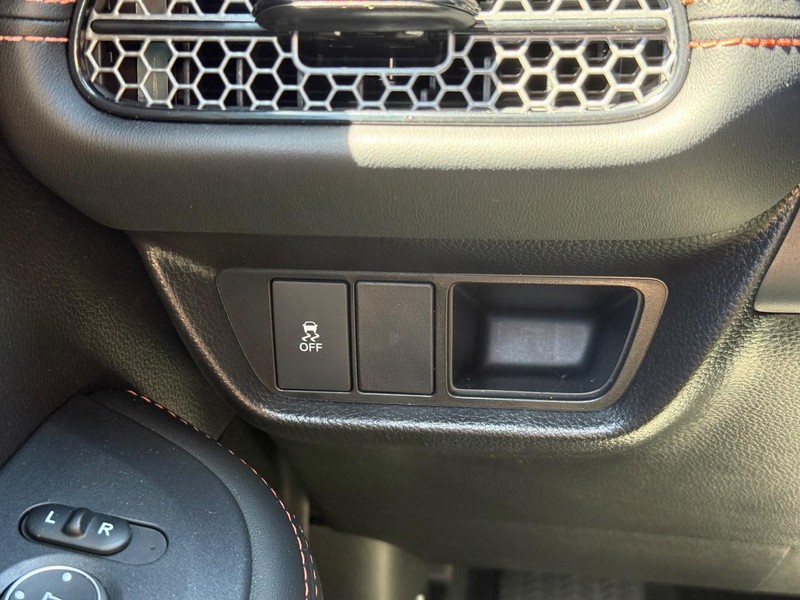 Honda HR-V Vehicle Full-screen Gallery Image 21