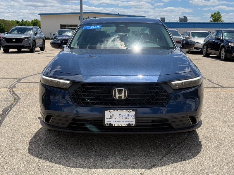 Honda Accord Sedan Vehicle Full-screen Gallery Image 08