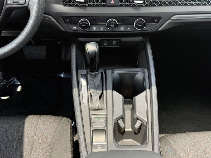 Honda Accord Sedan Vehicle Full-screen Gallery Image 12