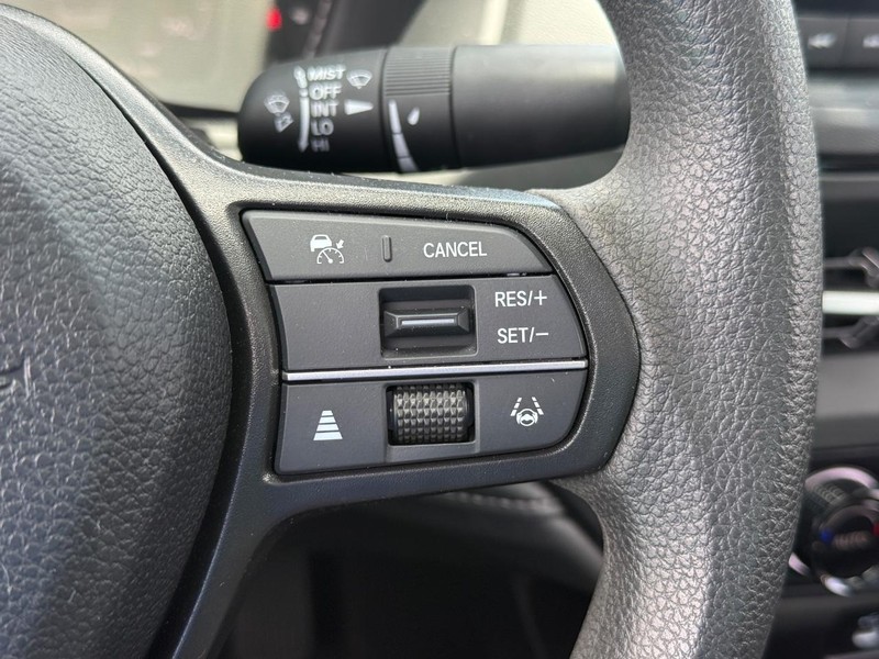 Honda Accord Sedan Vehicle Full-screen Gallery Image 16