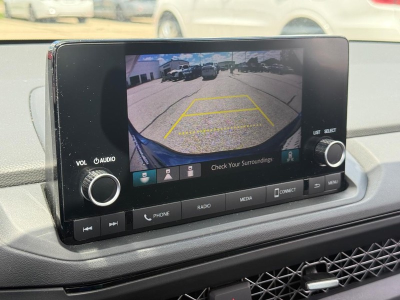 Honda Accord Sedan Vehicle Full-screen Gallery Image 18