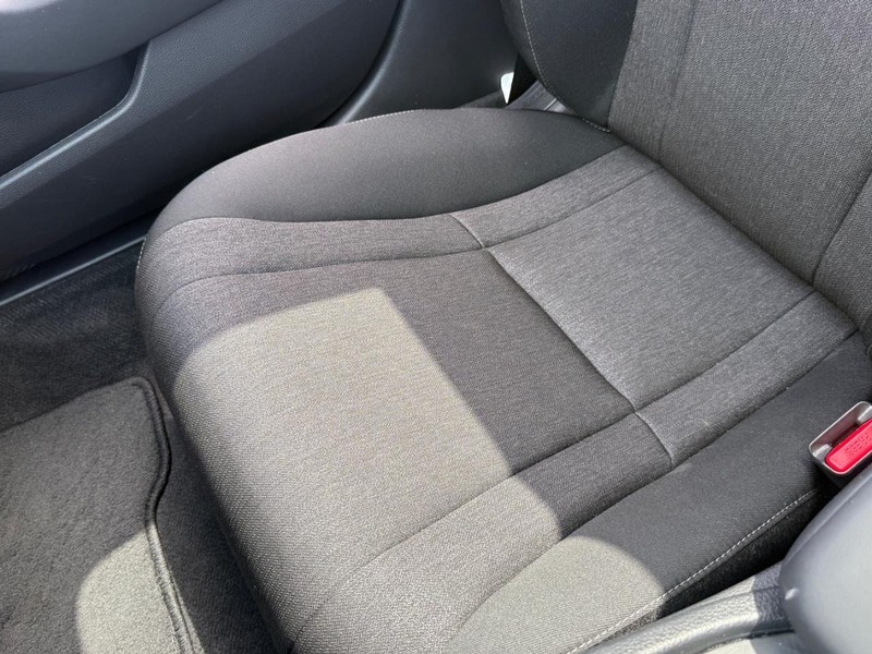 Honda Accord Sedan Vehicle Full-screen Gallery Image 20