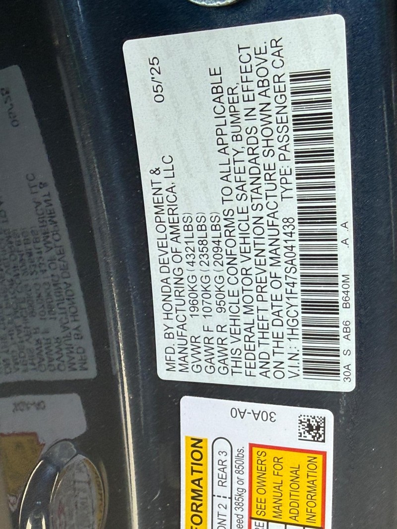 Honda Accord Sedan Vehicle Full-screen Gallery Image 22