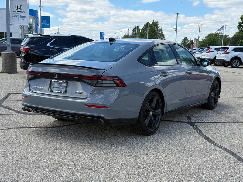 Honda Accord Hybrid Vehicle Image 3