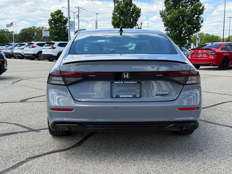 Honda Accord Hybrid Vehicle Image 4