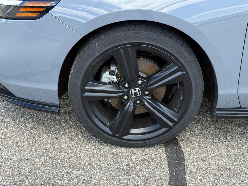 Honda Accord Hybrid Vehicle Image 6