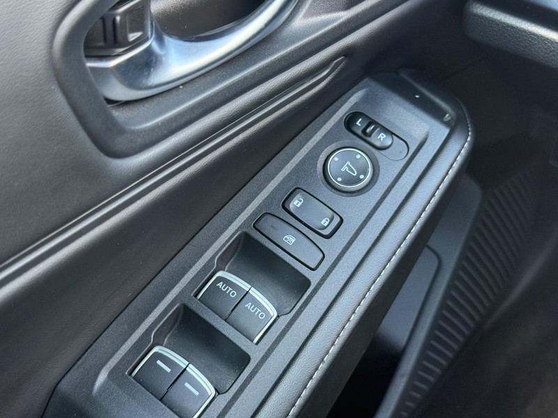 Honda Accord Hybrid Vehicle Image 21