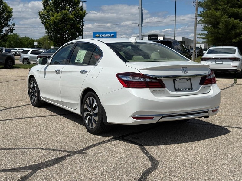 Honda Accord Hybrid Vehicle Image 5