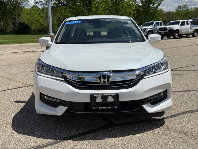Honda Accord Hybrid Vehicle Image 8