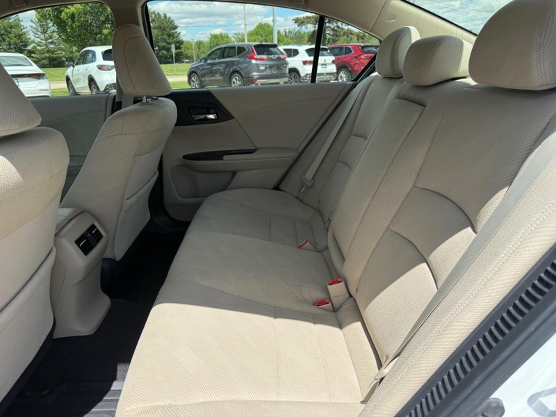 Honda Accord Hybrid Vehicle Image 9