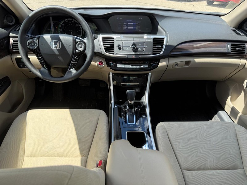 Honda Accord Hybrid Vehicle Image 10